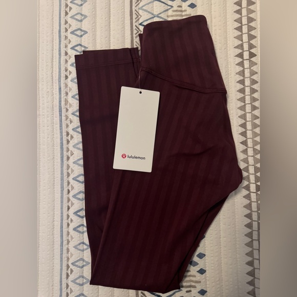 Lululemon Wunder Under High-Rise Tight 25" *Tonal Stripe
Garnet - Picture 6 of 8